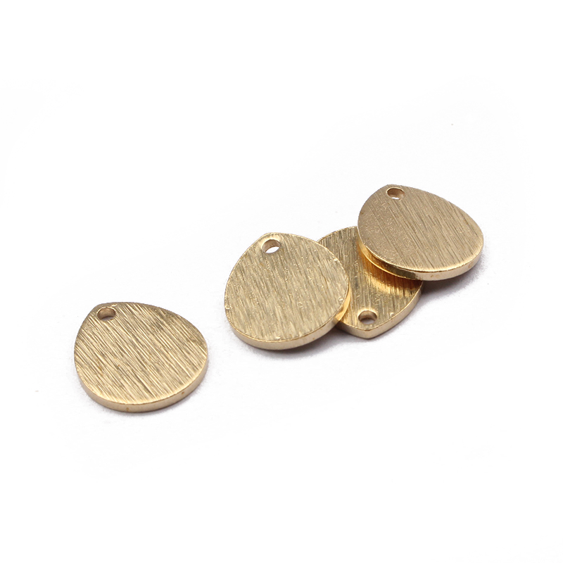 40 個生真鍮ハンマーテクスチャードティアドロップチャームエ - Jewelry Making Hammer のレビューと価格