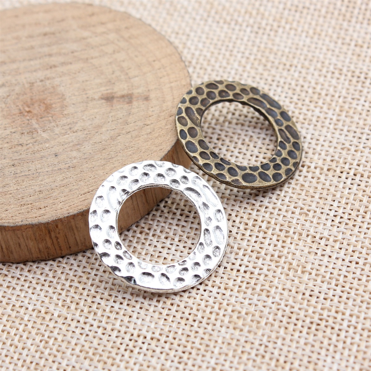 WYSIWYG 5 個 27 × 27 ミリメートル 2 色 - Jewelry Making Hammer のレビューと価格